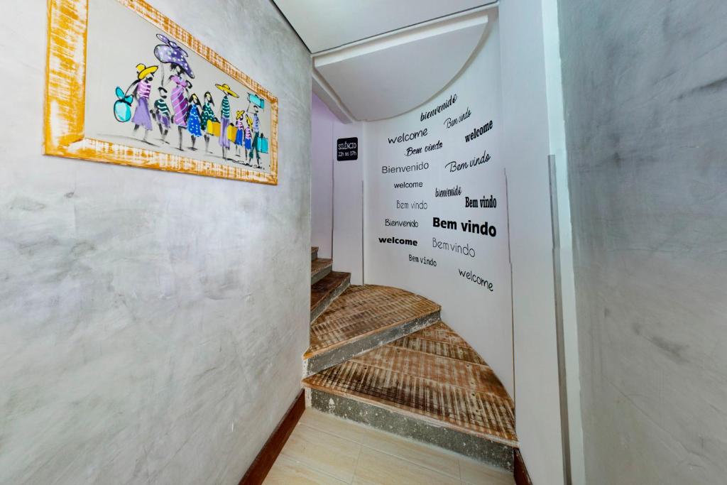 Economy Apart - image 4