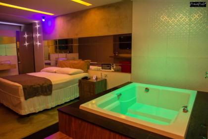 Lux Motel - image 22