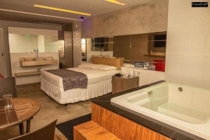Lux Motel - image 23