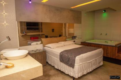 Lux Motel - image 25