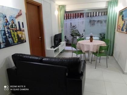 Confortável apartamento de 2 quartos para 5 pessoas totalmente mobiliado com excelente wifi e tv a cabo localizado a apenas uma quadra do calçadão da Praia de Ponta Negra prédio com piscina churrasqueira e portaria virtual e eletrônica 24 horas - image 21